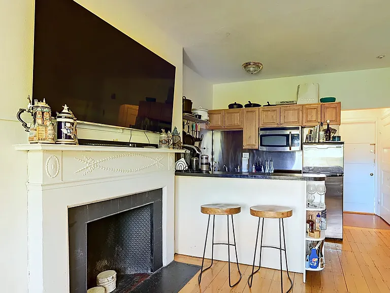 1063 Beacon St #8 — Photo 3