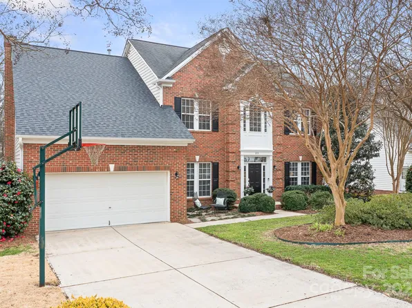215 Whitegrove Dr, Fort Mill, SC 29715