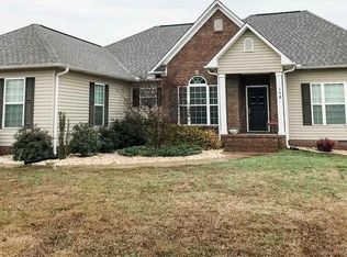 103 Saint Thomas Dr, Rainbow City, AL 35906