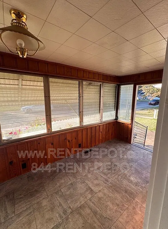 2 bed, 1.0 bath, 768 sqft, $895 — Photo 3