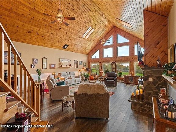 5th image of 3286 E Lake Rd