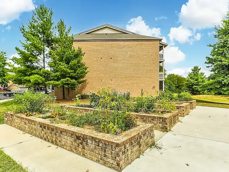 Georgetown Oaks Apartments — Photo 19