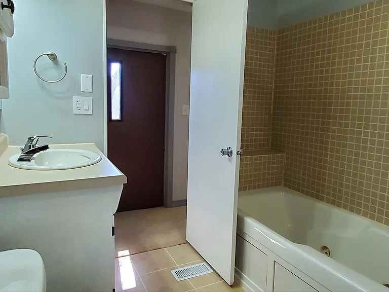 507 S 8th St #30 — Photo 9