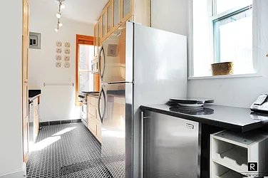Rented by R New York