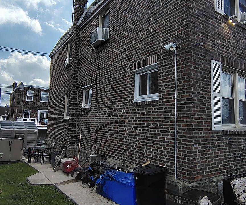 2nd image of 1802 Arthur St