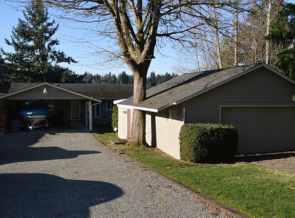 4th image of 4817 N Island Dr E
