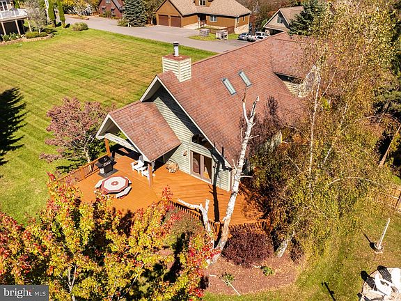 5th image of 205 Lake Pointe Dr