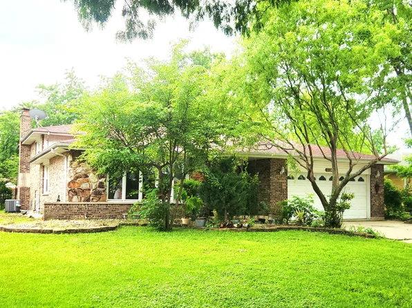 1629 Holly Ave, Darien, IL 60561