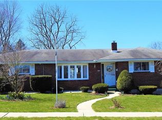 216 S Cherry St, Topton, PA