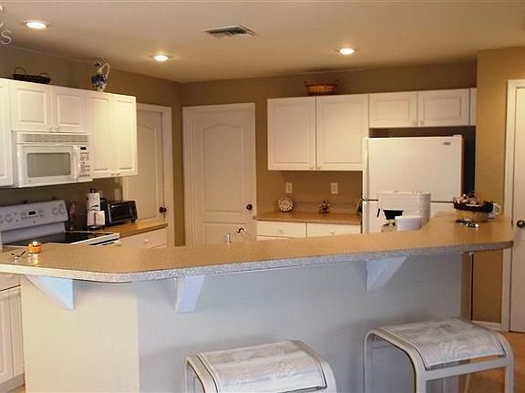 4th image of 14 NW 15th Pl