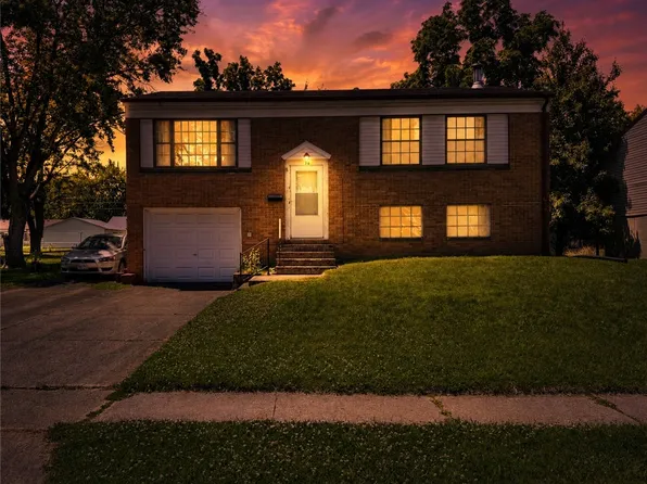 76 Joyce Dr, Fairborn, OH 45324