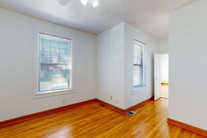 1018 E. 54th Street — Photo 24