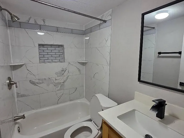 310 Paddock St #4 — Photo 12