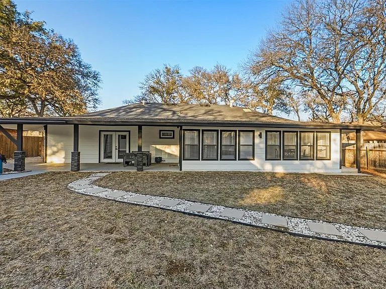 2107 Lewood Cir — Photo 27