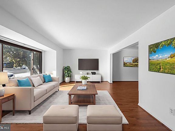 2nd image of 456 Fairfield Rd