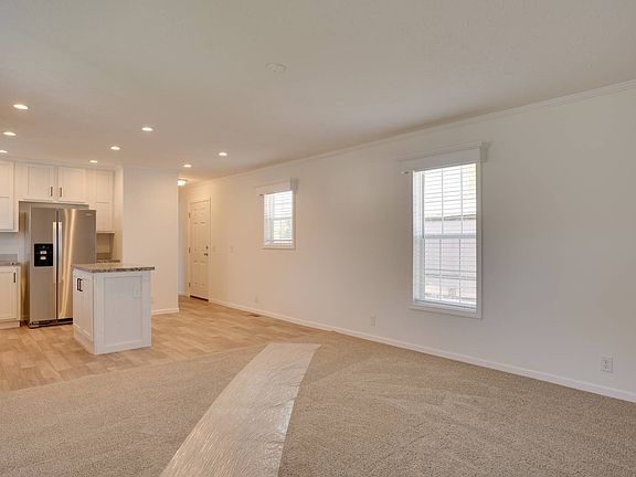2nd image of 165 Kingsway Dr
