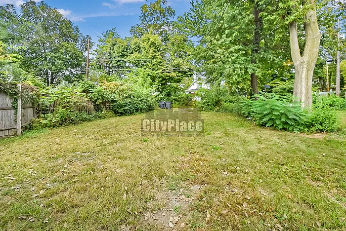 2 bed, 1.0 bath, 1234 sqft, $1,195 — Photo 3