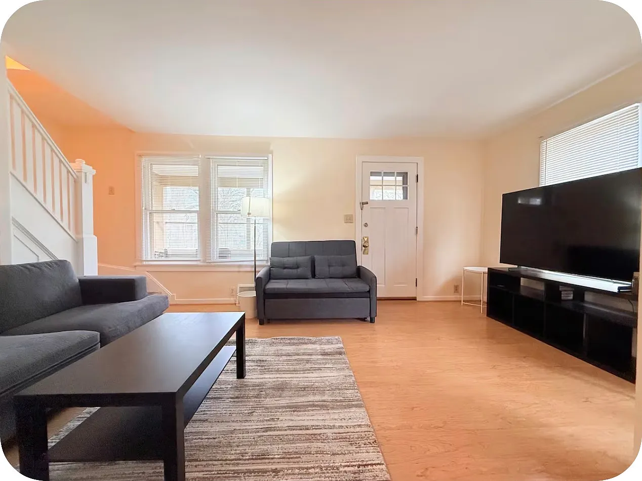 4 bed, 1100 sqft, $1,300 — Photo 4
