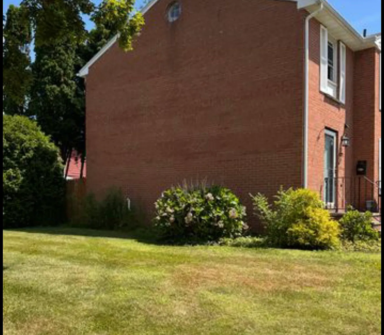 3 bed, 1440 sqft, $2,000 — Photo 2