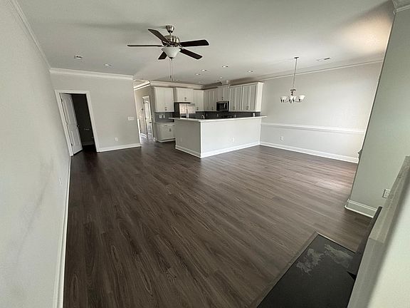 3rd image of 1005 Bonanza Ln