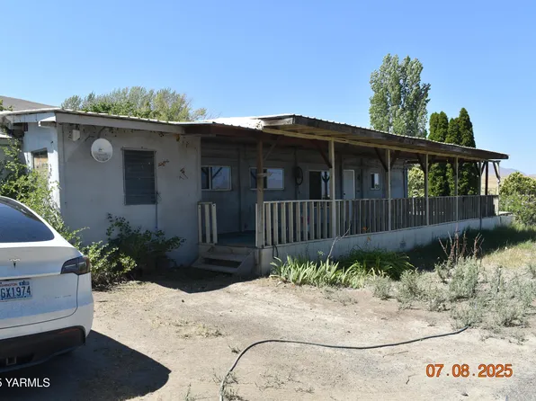 9950 Pumphouse Rd, Toppenish, WA 98948
