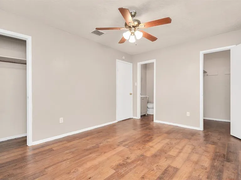 4803 Beechaven St — Photo 16