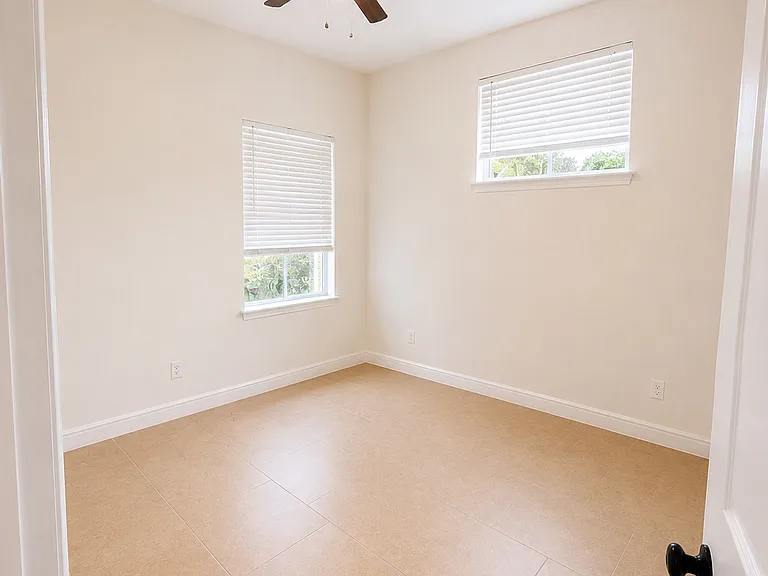 5110 Village Grn — Photo 16