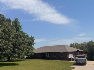 12125 County Road 192, Savannah, MO 64485