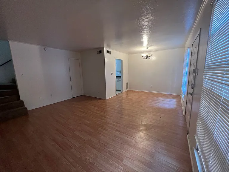 912 N Bell Ave — Photo 17