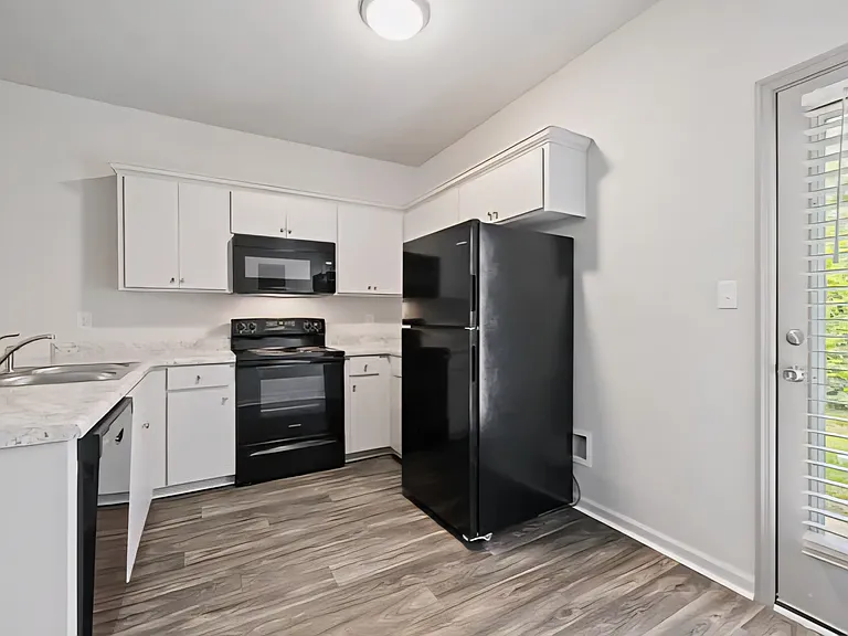 Springhill Apartments — Photo 6