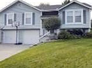 141 NW 101st St, Kansas City, MO 64155