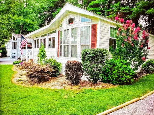 379 Winngray Ln, Waynesville, NC 28785