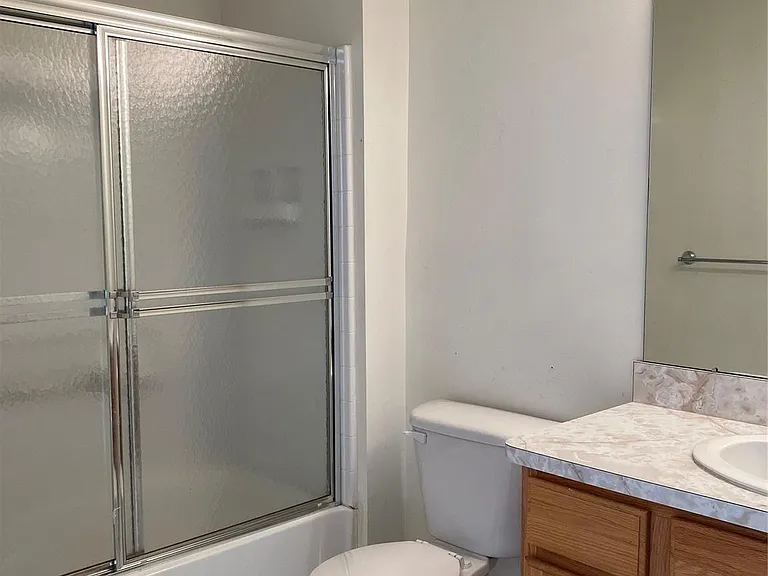 1394 Ashford Ct — Photo 13