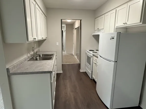 Goldenstar, 321 Larpenteur Ave E #106, Saint Paul, MN 55117