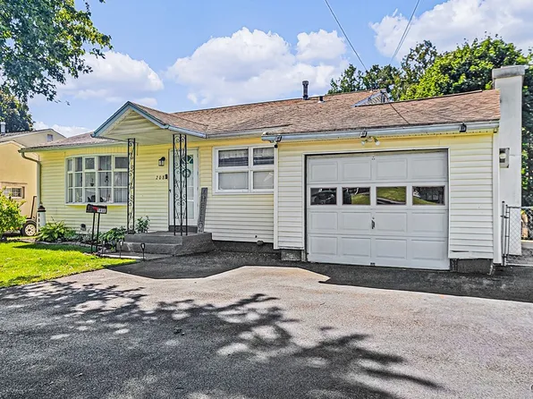 208 Deerfield Dr E, Utica, NY 13502