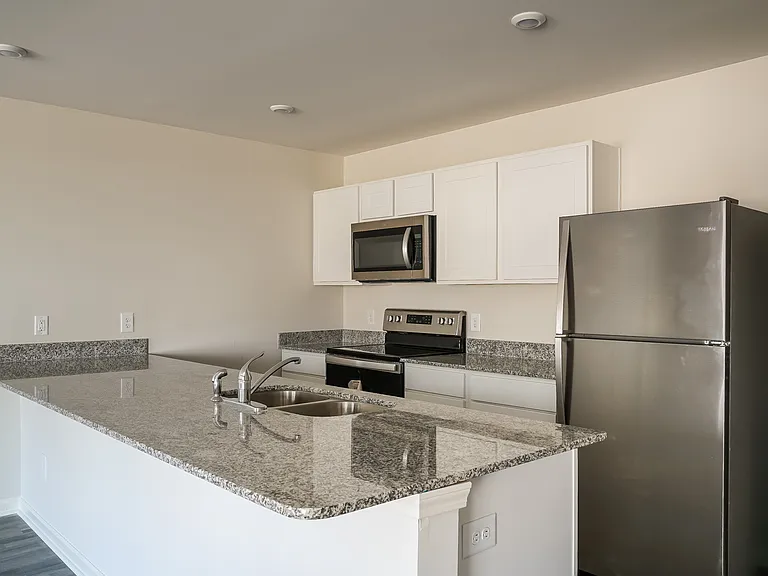 676 Savanac St SE — Photo 5