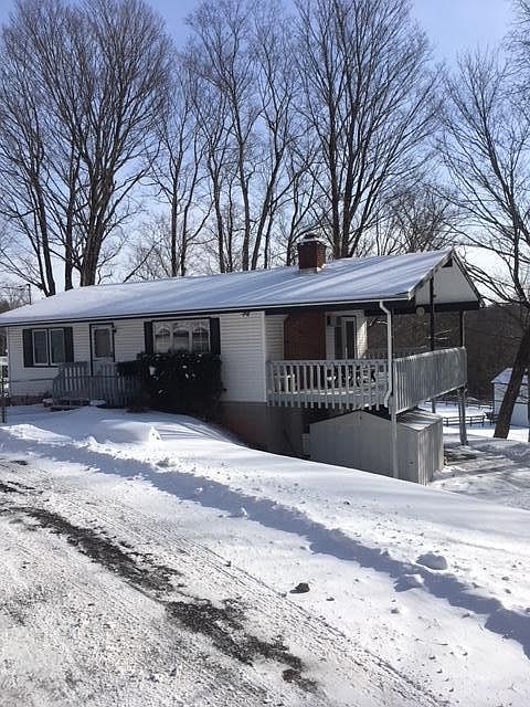 front of house w/deck