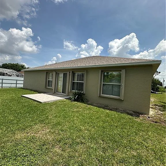 1762 SW Finch Ln — Photo 2