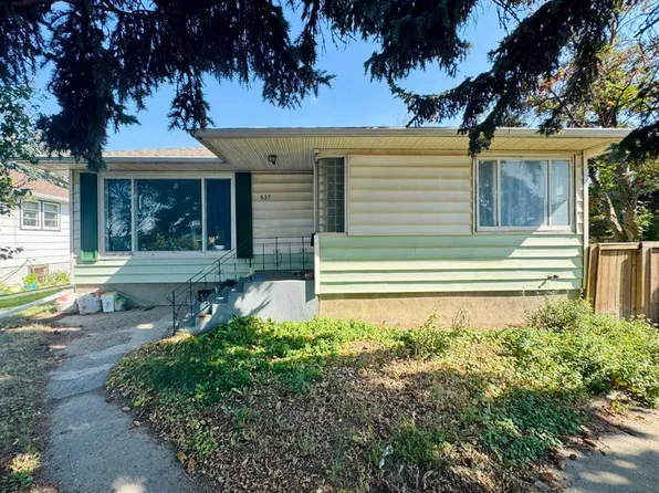 537 W 23rd St S, Lethbridge, AB T1J 3M9