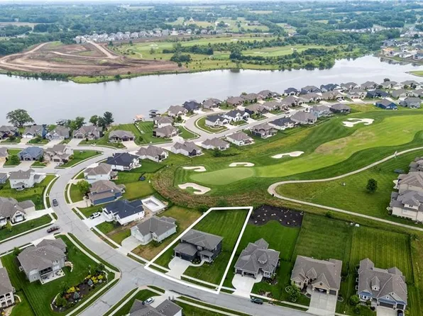 1005 Bridgeshire Dr, Raymore, MO 64083