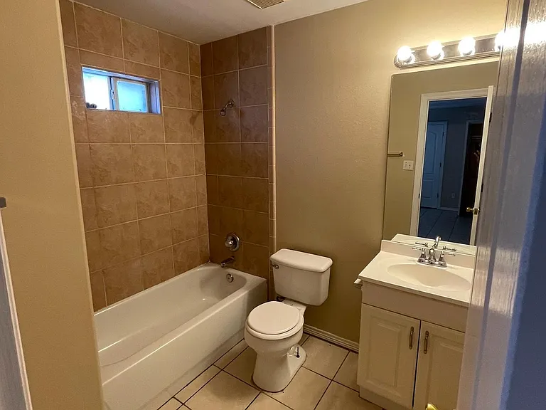 3110 Carson St #4 — Photo 6