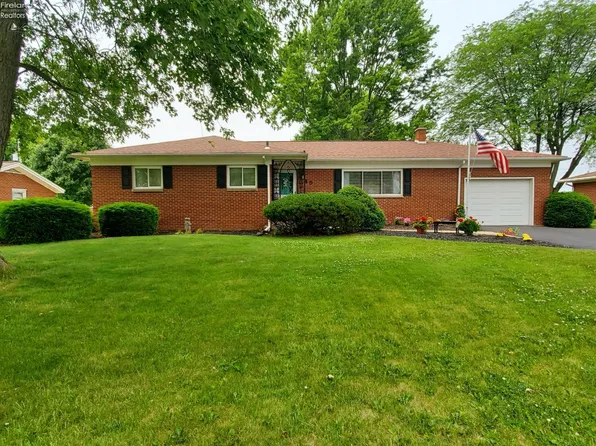45 Teakwood Dr, Tiffin, OH 44883