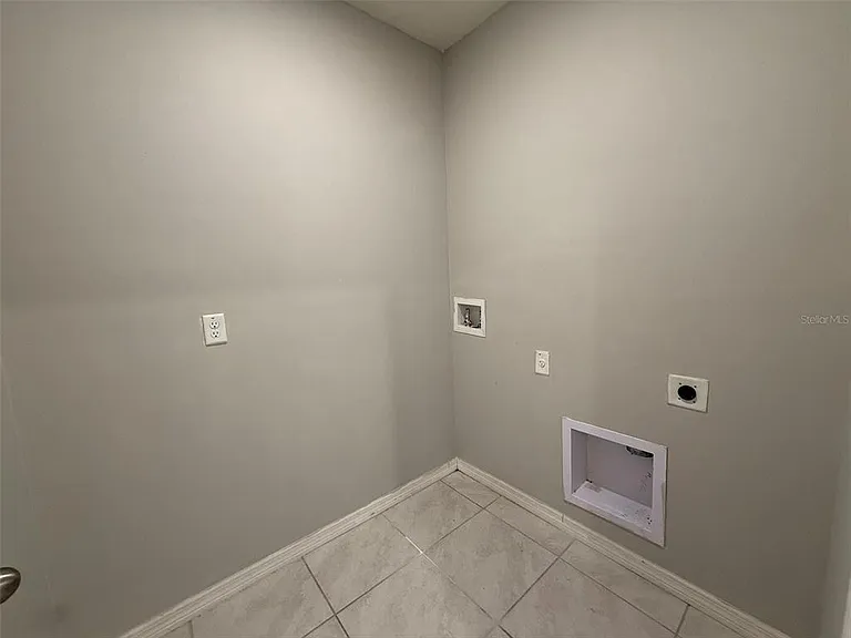313 Sofia Ln — Photo 24