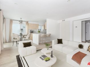 560 N Kings Rd APT 4, West Hollywood, CA 90048