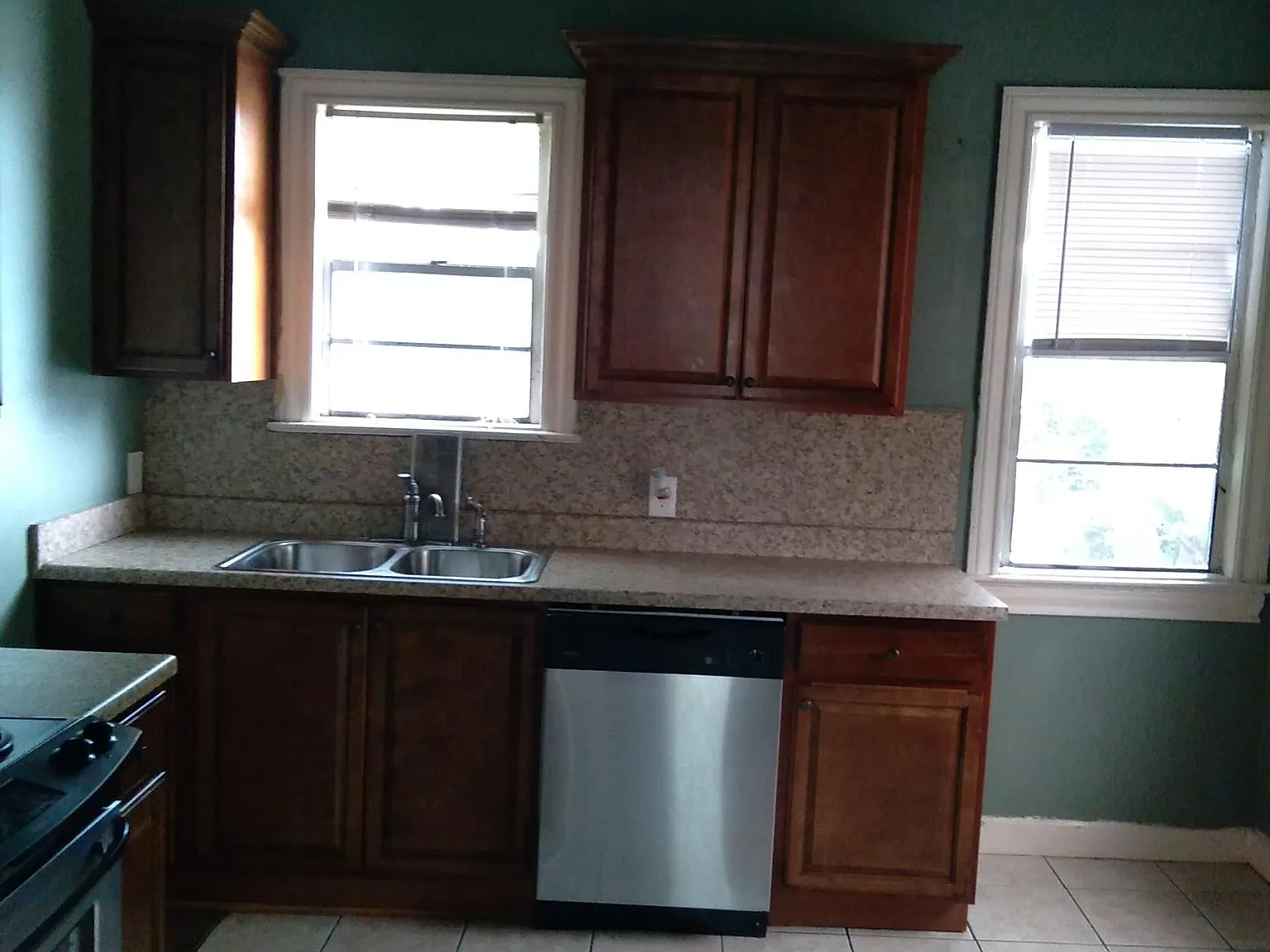03CPIRU2515B - 1 — Photo 1