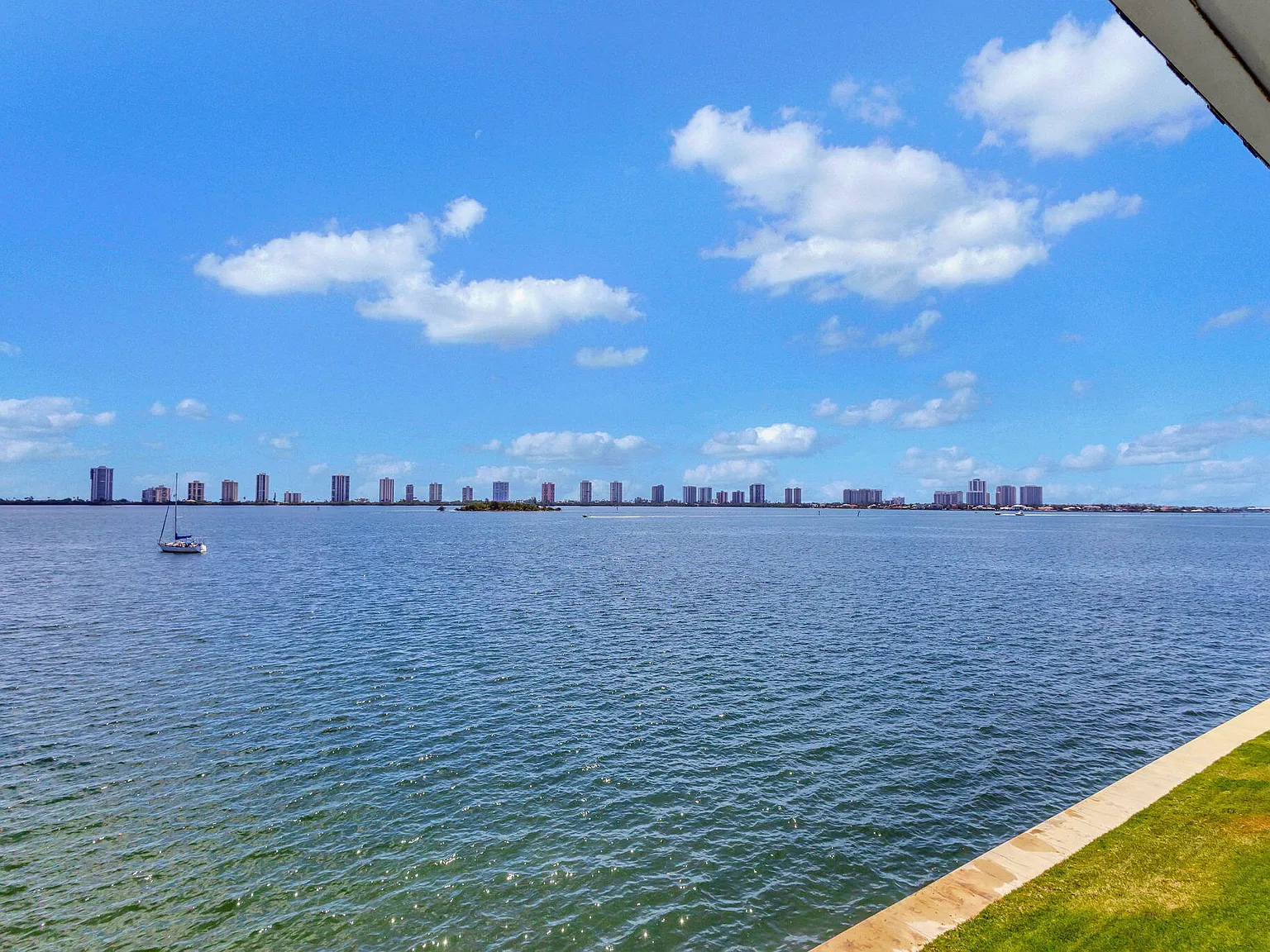 2 bed, 2.0 bath, 966 sqft, $2,800 — Photo 3