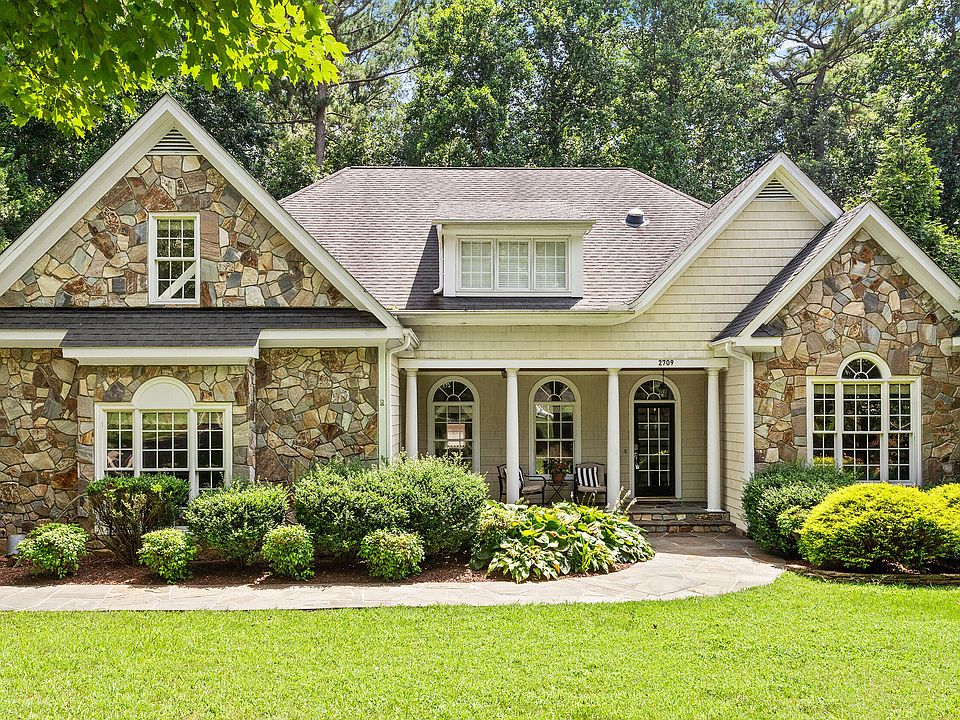 1st image of 2709 Penfold Ln