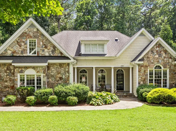 2709 Penfold Ln, Wake Forest, NC 27587