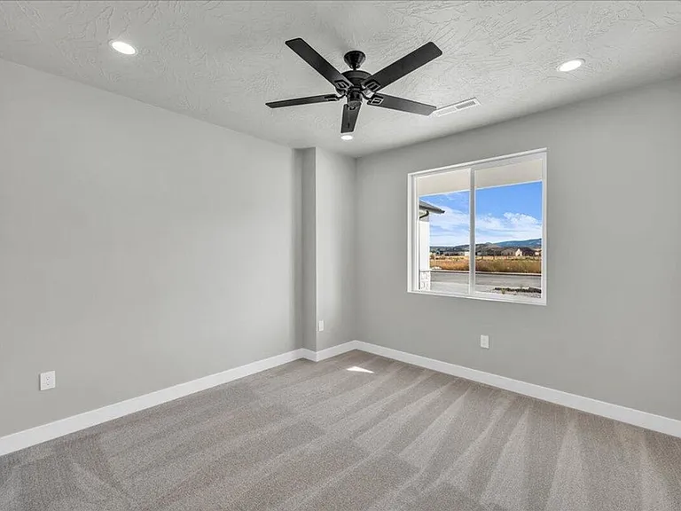 4997 N 75 E — Photo 10