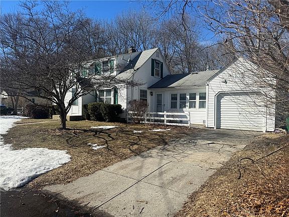 2nd image of 15 Link St